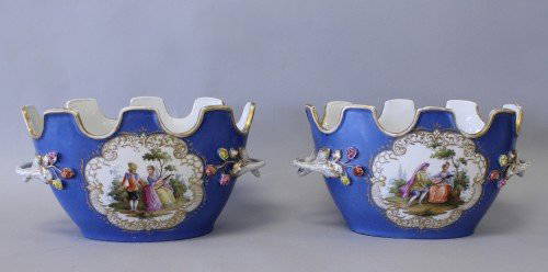 PAIR OF MEISSEN FLOWER POTS WITH EMBOSED FLOWERS: PAIR OF MEISSEN FLOWER POTS WITH EMBOSED FLOWERS. MEASURES H: 5 1/2" W: 10 1/2"