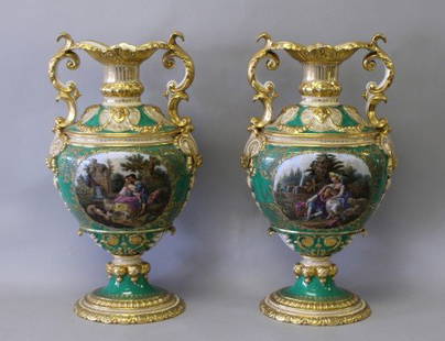 PAIR OF 19TH CENTURY PARIS PORCELAIN VASES: PAIR OF 19TH CENTURY PARIS PORCELAIN VASES. MEASURES H: 17 1/2" W: 10 1/4"