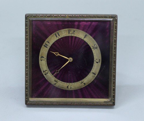 ANTIQUE GIVLOCHE ENAMEL SWISS CLOCK: ANTIQUE GIVLOCHE ENAMEL SWISS CLOCK. MEASURES H: 2 3/4" W: 2 3/4"