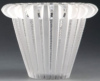 Rene Lalique, a Royat vase glass vase, model 10-921