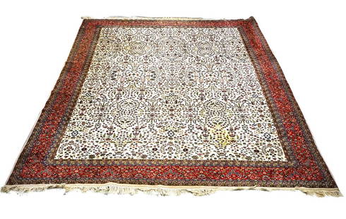 Large Persian Wool Carpet: Large Persian Wool Carpet