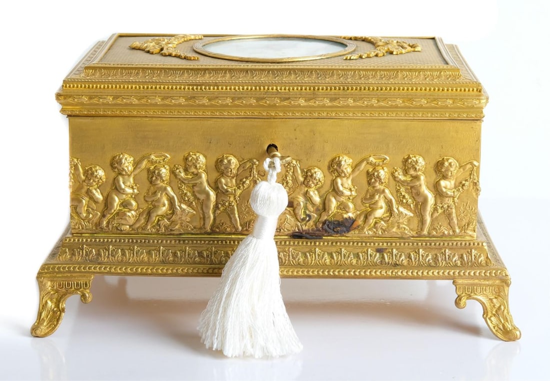 Louis Xv Style Gilt Bronze Jewelry Trinket Box (1 of 8)