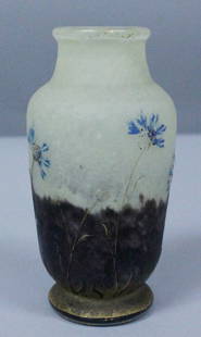 DAUM NANCY MINIATURE VASE: DAUM NANCY MINIATURE VASE. MEASURES H: 3 3/4". NO INTERNATIONAL SHIPPING ON IVORY