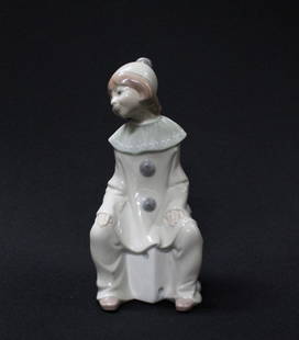 LLADRO THINKING CLOWN: LLADRO THINKING CLOWN. H: 8"