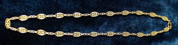 12 Kt Gold Filled Chain, A Series Of Ovals
