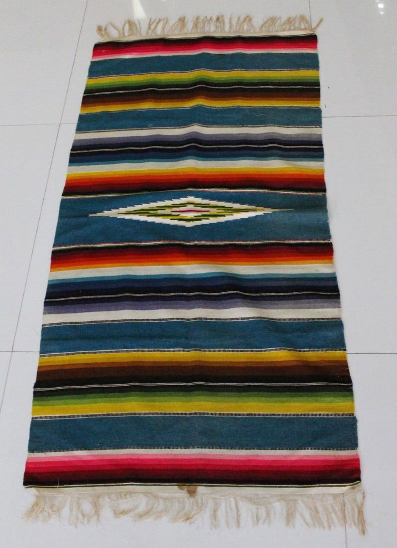 American Navaho Machine Rug. (1 of 6)
