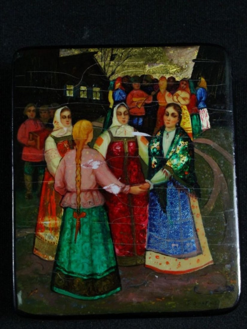 Small Russian Lacquered Box - 2