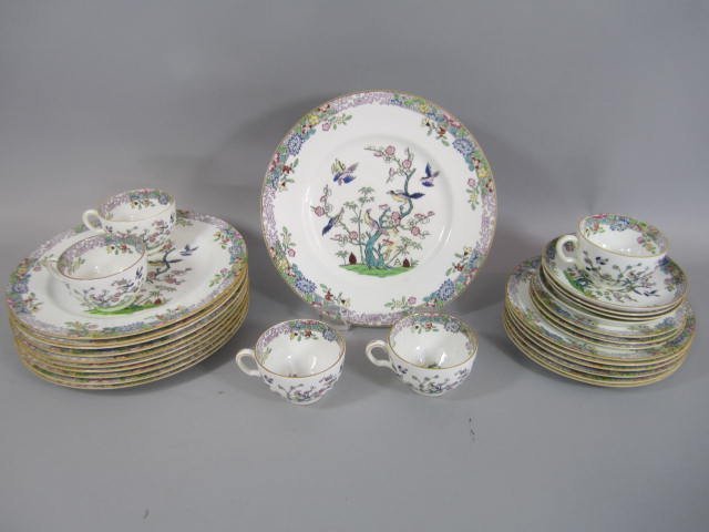 GROUP OF MINTON CHINA: GROUP OF MINTON CHINA. Including 11 dinner plates, 6 salad plates, 3 bread plates, 4 saucers, and 5 cups.