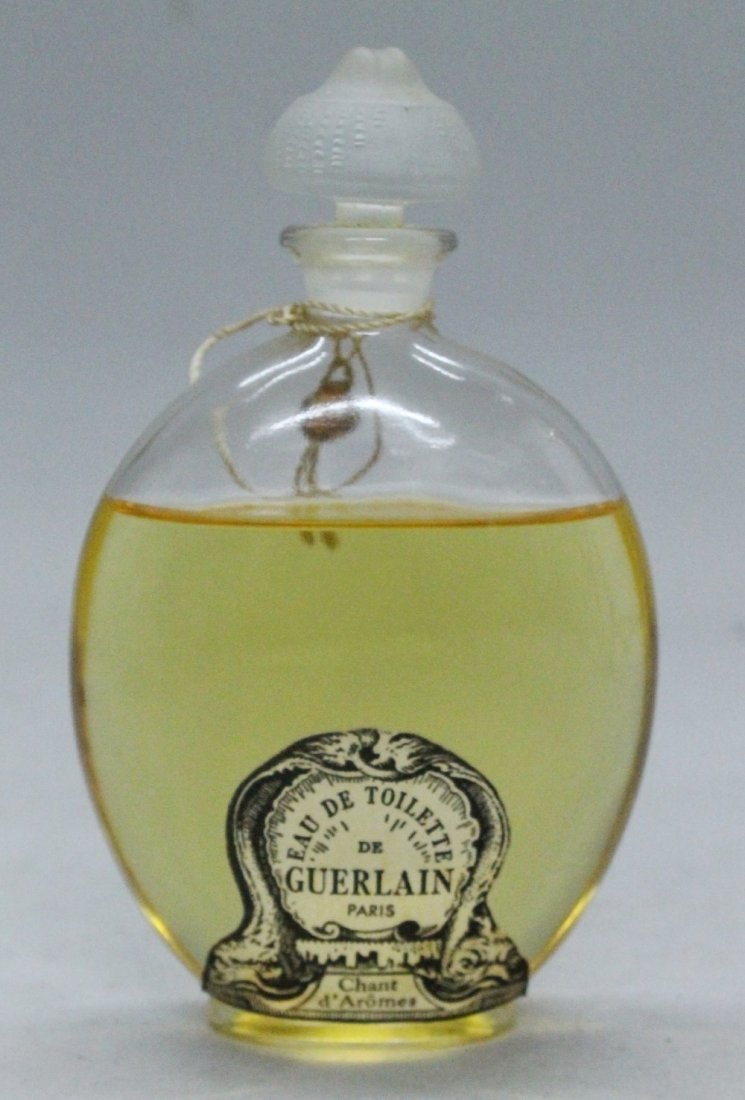 LALIQUE GUERLAIN PERFUME BOTTLE: LALIQUE GUERLAIN PERFUME BOTTLE. MEASURES H: 5 1/4"