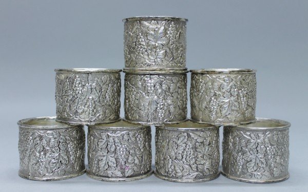 Set Of 8 Napkin Rings: SET OF 8 NAPKIN RINGS. MEASURES H: 1 1/2" W: 2". TOTAL WEIGHT IS 859 GRAMS. NO INTERNATIONAL SHIPPING ON IVORY
