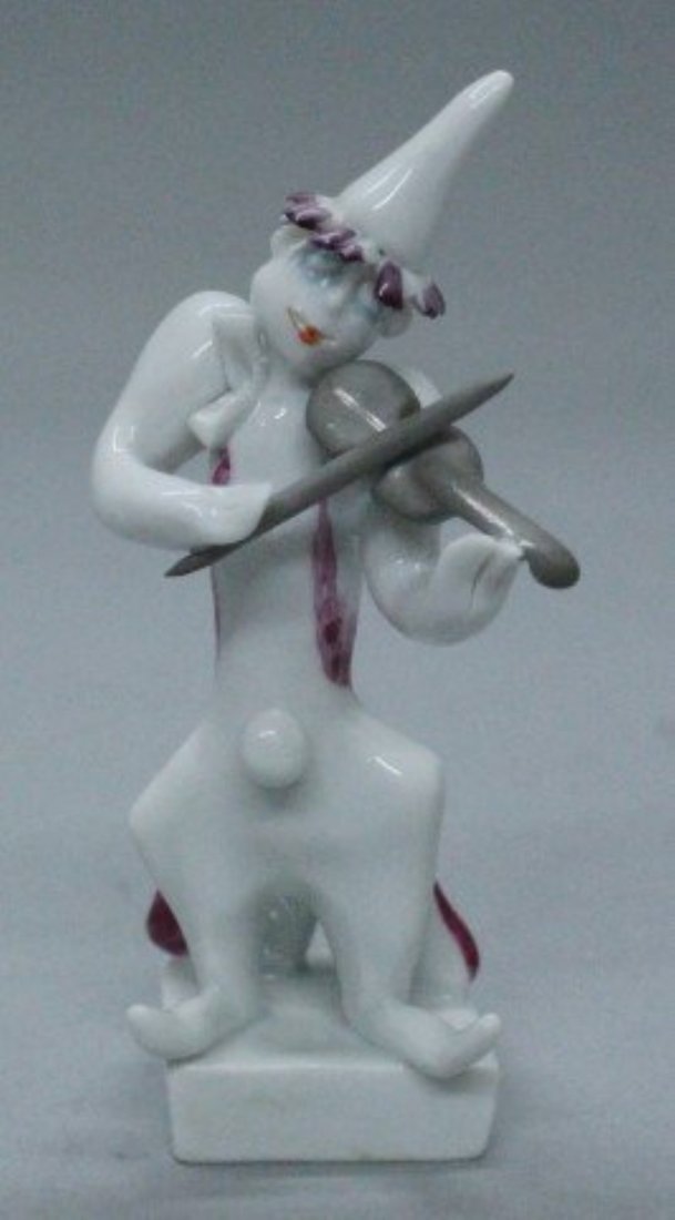 Meissen Figure Clown With Violin: MEISSEN FIGURE CLOWN WITH VIOLIN. H: 3 1/4".