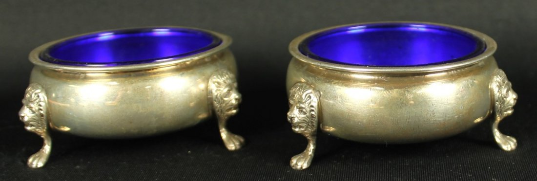 Pair of Sterling Salt with Lion feet: Pair of Sterling Salt with Lion feet. Measures H:1 1/4" W:2 1/2"