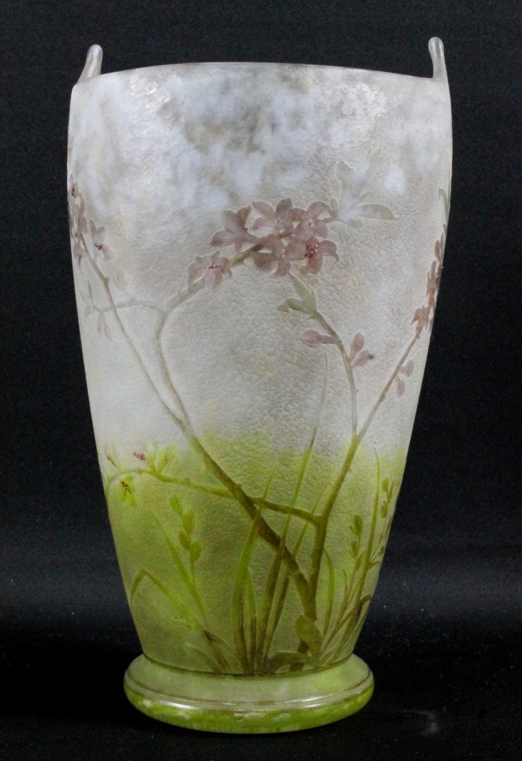 DAUM NANCY CAMEO VASE WITH CROSS OF LORRAINE CIRCA 1910: DAUM NANCY CAMEO VASE WITH CROSS OF LORRAINE CIRCA 1910. MEASURES H: 7 1/2" W: 4"