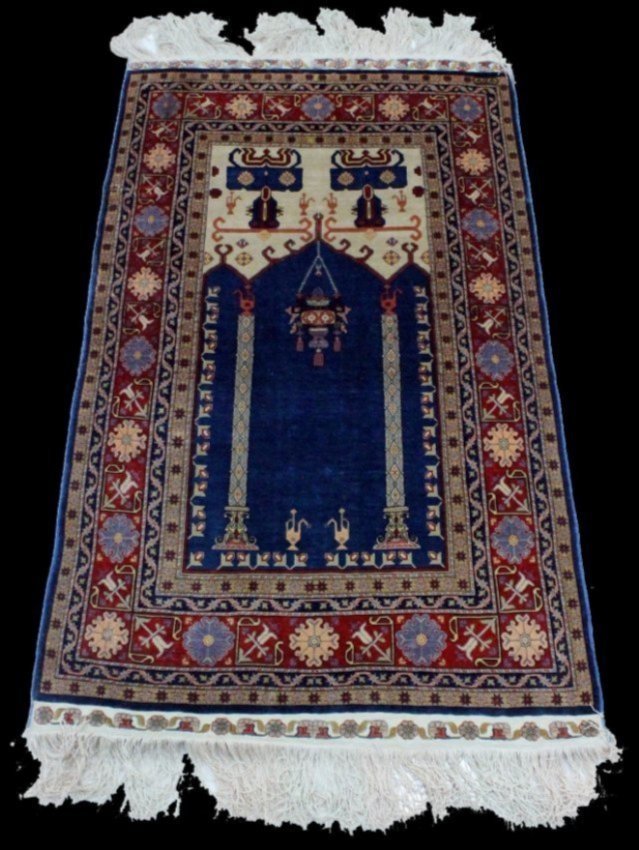 A Shirinian silk Hereke prayer rug (1 of 4)