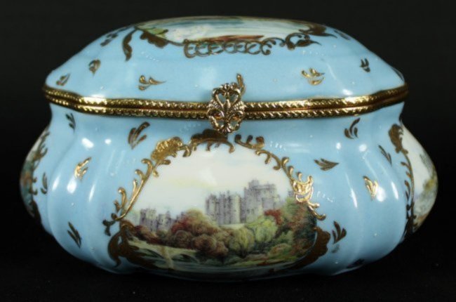 LIMOGES HINGED BOX: LIMOGES HINGED BOX. MEASURES H: 4" W: 6 3/4"