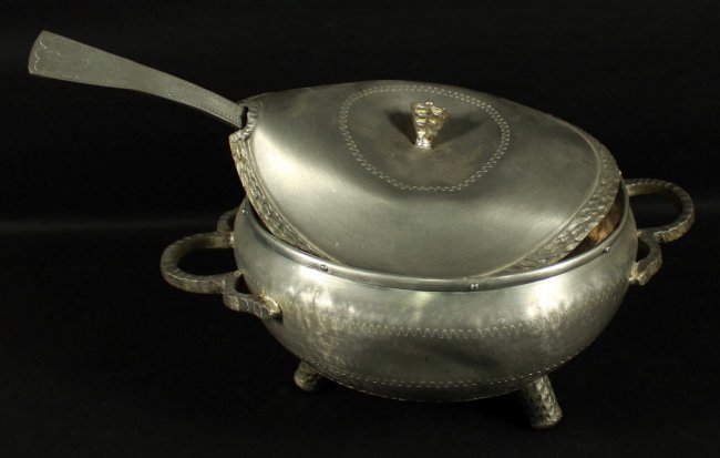 METAL SERVING DISH WITH COVER (1 of 5)