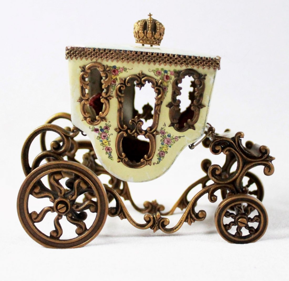 VIENNESE ENAMEL MINIATUR CARRIAGE (1 of 8)