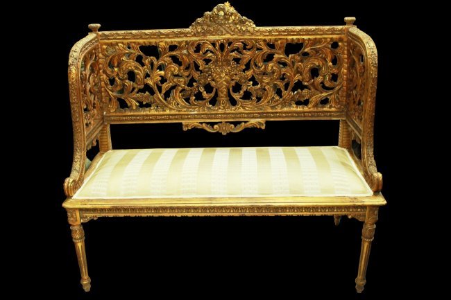 RENAISSANCE STYLE CARVED AND GILT BENCH (1 of 4)