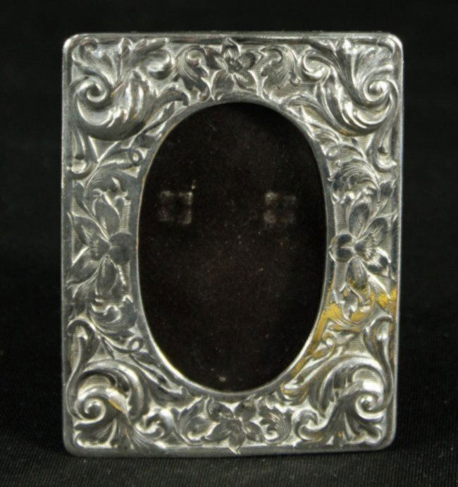 MEXICAN SILVER MINIATURE PHOTO FRAME (1 of 2)