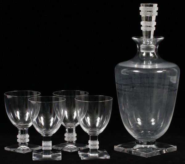 LALIQUE 'ARGOS' GLASS DECANTER & WINES Jun 09, 2016 World of