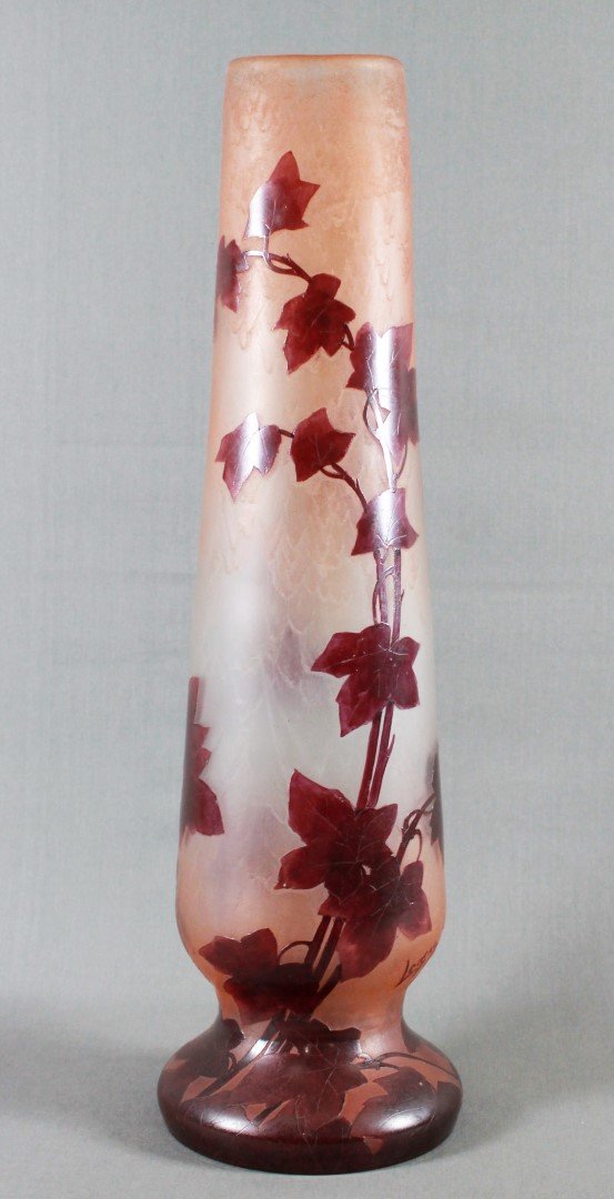 LEGRAS CAMEO VASE (1 of 4)