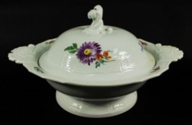 19TH C, MEISSEN BOWL WITH COVER (1 of 1)