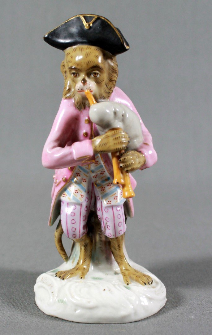 GERMAN PORCELAIN MONEY BAND FIGURE (1 of 3)