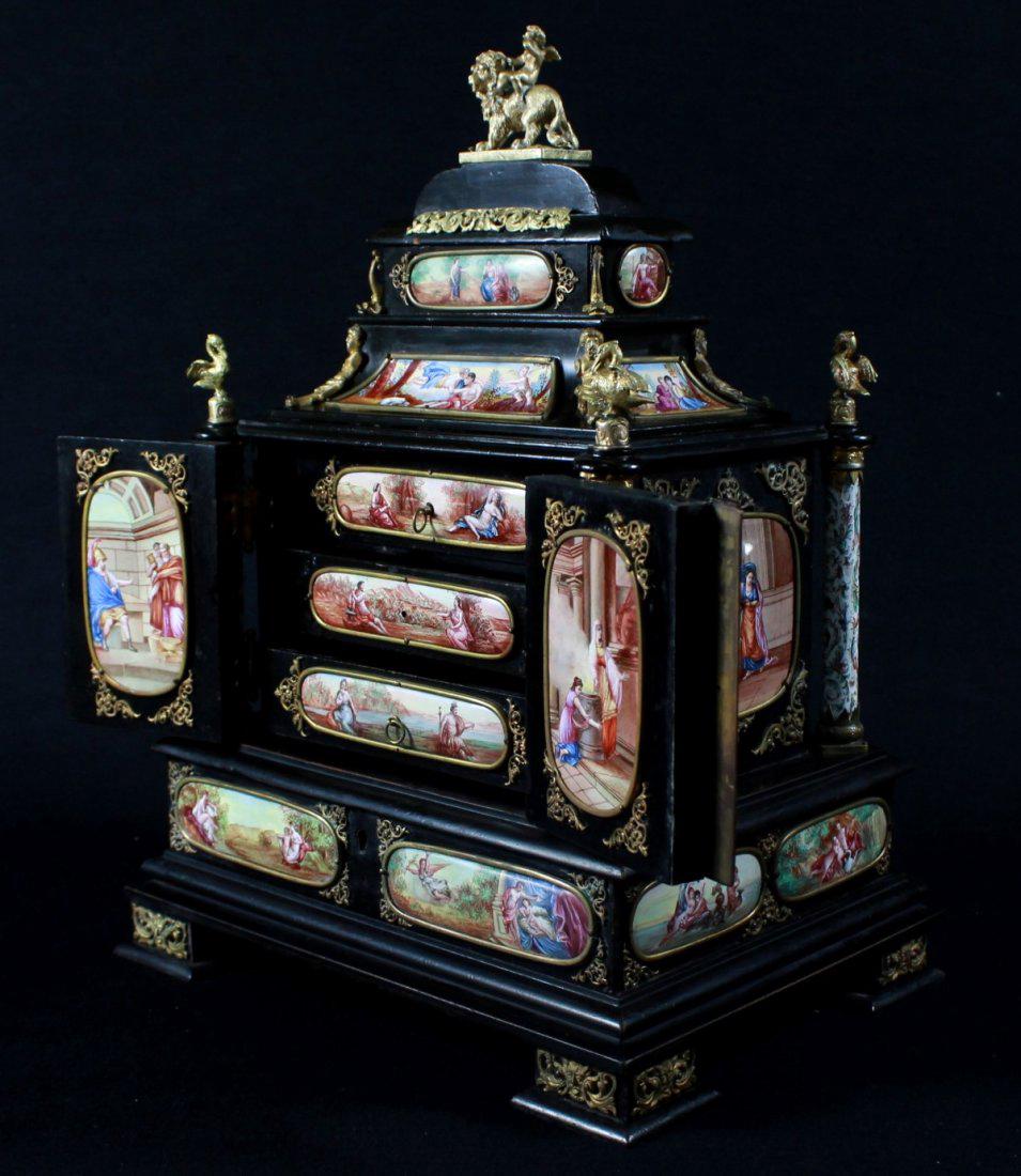 MAGNIFICENT VIENNESE ENAMEL JEWELRY BOX (1 of 10)
