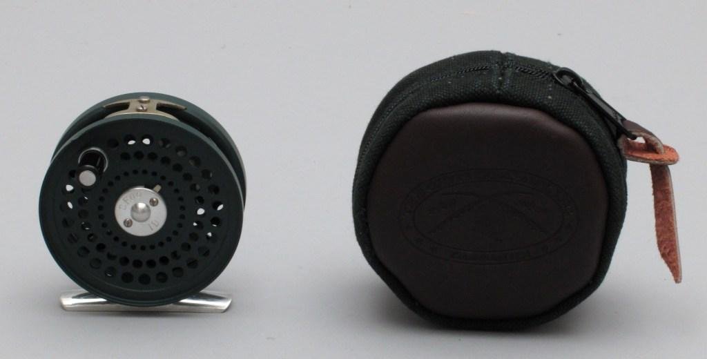 Orvis CFO I Disc Made in England by Hardy Bros.: 2 3/4" dia., 2.6oz., line weights 1-3. The CFO fly reels have often been called the finest freshwater reels in the world. This reel is green and set for LHW, has a small ding near the crank knob on th