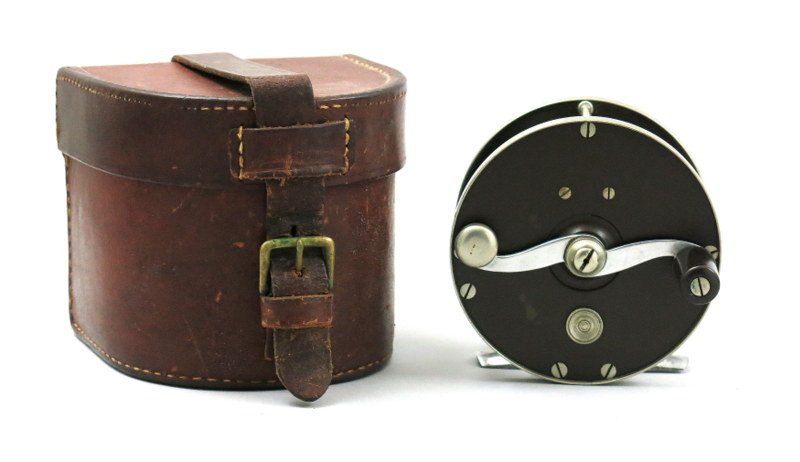 Edward vom Hofe Restigouche 3/0 with Case (1 of 4)