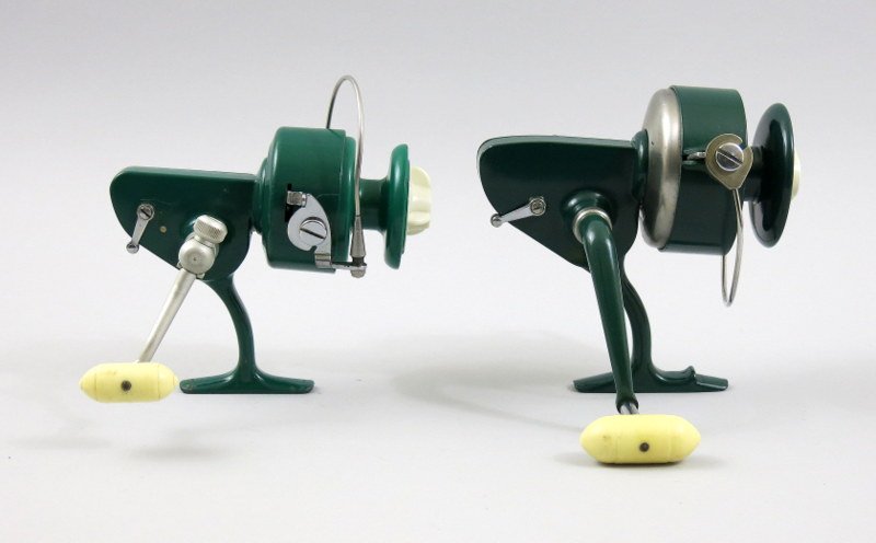 Pair of Early Penn Green Spinning Reels: Both reels are in about Excellent minus condition due to some light finish wear, they are fully functional and complete with exception to an intermittent click on the model 700. The pair includes an e