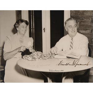 Franklin and Eleanor Roosevelt Signed 1941 Christmas Photograph as President and First Lady