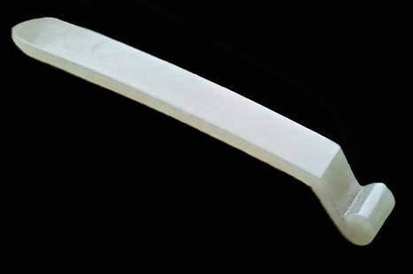 White Jade Hairpin, Qing Dynasty: White Jade Hairpin, Qing Dynasty. Length: 3.2 inches (8.1 cm)