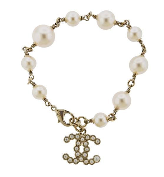 Chanel Costume Pearl Bracelet (1 of 3)