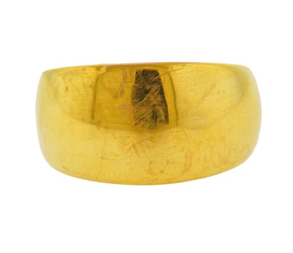 Ippolita 18k Gold Ring: METAL; 18k Gold. MEASUREMENTS: Ring size - 7.25, ring is 13mm wide. Has scratches on the top. MARKED: Ippolita 18k. WEIGHT: 2.8 grams.Gemstones have not been graded for color and clarity ,and tested f