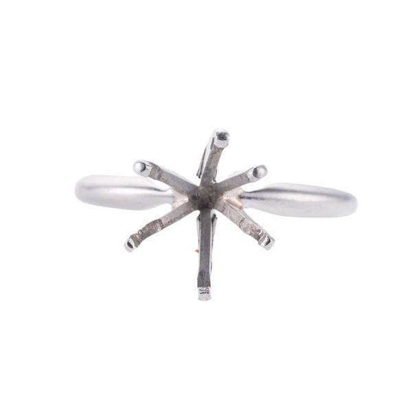 Blue Nile Platinum Engagement Ring Mounting (1 of 3)