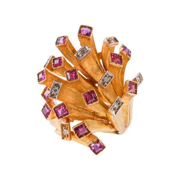 1970s 18k Gold Diamond Ruby Ring (1 of 4)