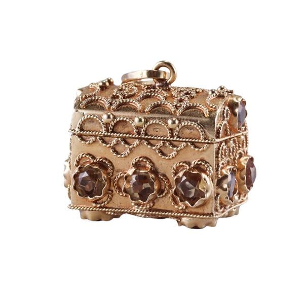 Etruscan 18k Gold Quartz Treasure Chest Charm Pendant (1 of 4)