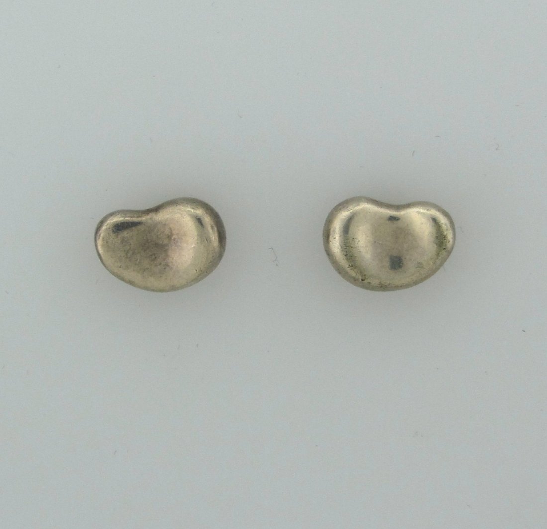023: Tiffany & Co Elsa Peretti Sterling Silver Bean Ear: 10.5mm x 7.6mm, Weight 5.0g