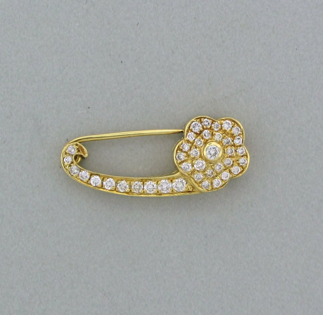 046: KURT WAYNE 18k gold Diamond Brooch Pin: 18k yellow gold,3.8g, diamonds approx. 0.60ctw, 1 1/8" x 7/8"., marked: KW, 18k.