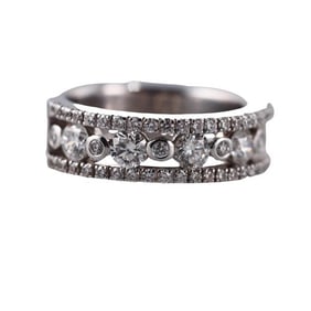 18k Gold Diamond Band Ring