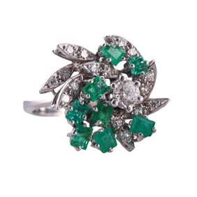 18k Gold Diamond Emerald Ring