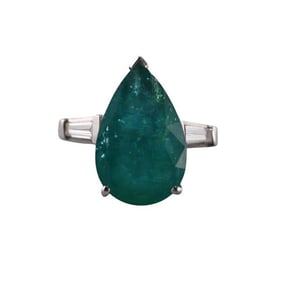 18k Gold Diamond Pear Shape Emerald Ring