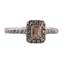 18k Gold Diamond Engagement Ring