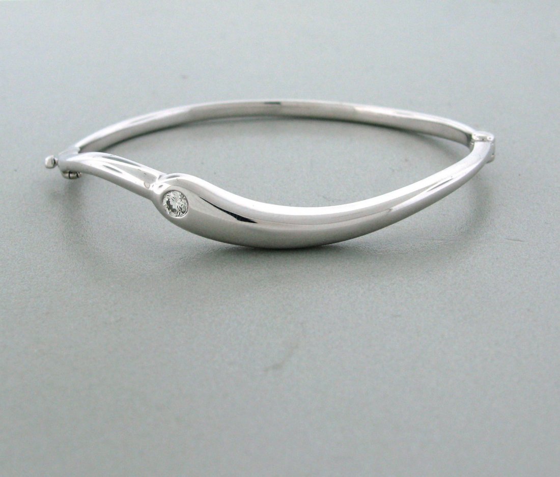 Hearts On Fire Enduring 18k Gold Diamond Bracelet: Measurements - will fit up to 6" wrist and is 7mm wide at widest point. diamonds - approx. 0.16ctw VS/G-H. marks - HOF,750. weight - 20.9 grams