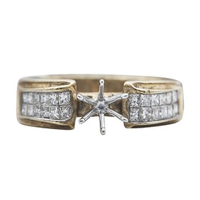 14k Yellow Gold Princess-Cut Diamond Solitaire Engagement Ring Setting