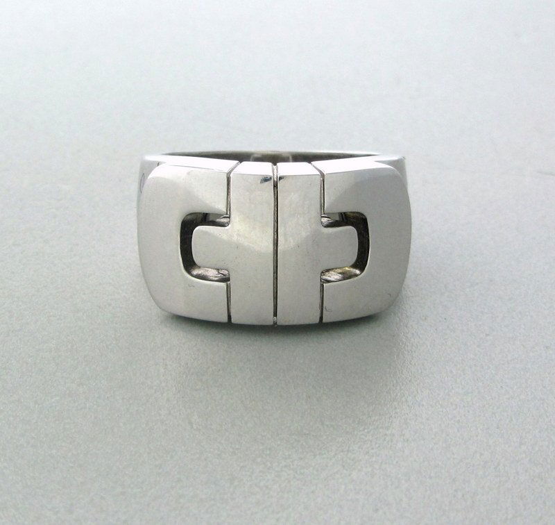 Estate Bvlgari 18k Gold Ring: Estate Bvlgari 18k white gold ring, Finger size 9 1/2, weight 14.4 gms, marks, Bvlgari 750, measurements widest point of ring in front 13mm