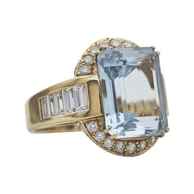 18k Yellow Gold Emerald-Cut Aquamarine and Mixed-Cut Diamond Ring