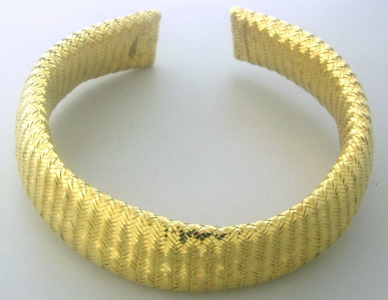 Vintage Cummings Sterling Cuff Necklace: Vintage Angela Cummings Cuff; metal- sterling base with gold tone top, measurements 38m width, marks 1984 1985 Cummings Sterling, consignor sbinc