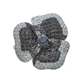 18K White Gold Black and Colorless Diamond Flower Ring